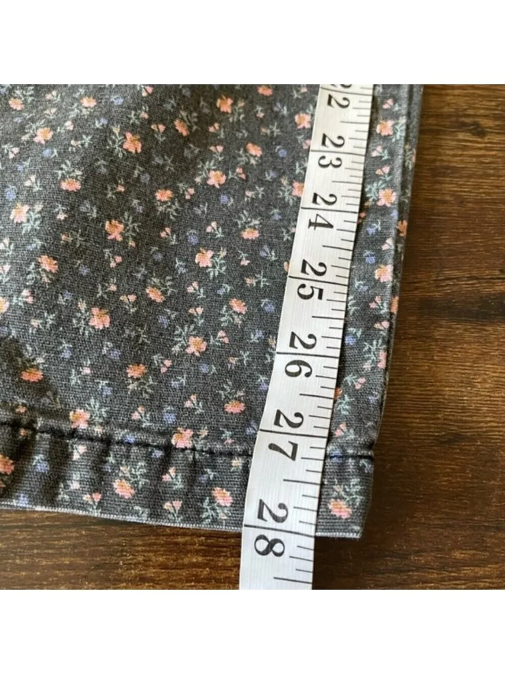 American Eagle high rise floral cargo grey pink pants size 0 Cottagecore Boho